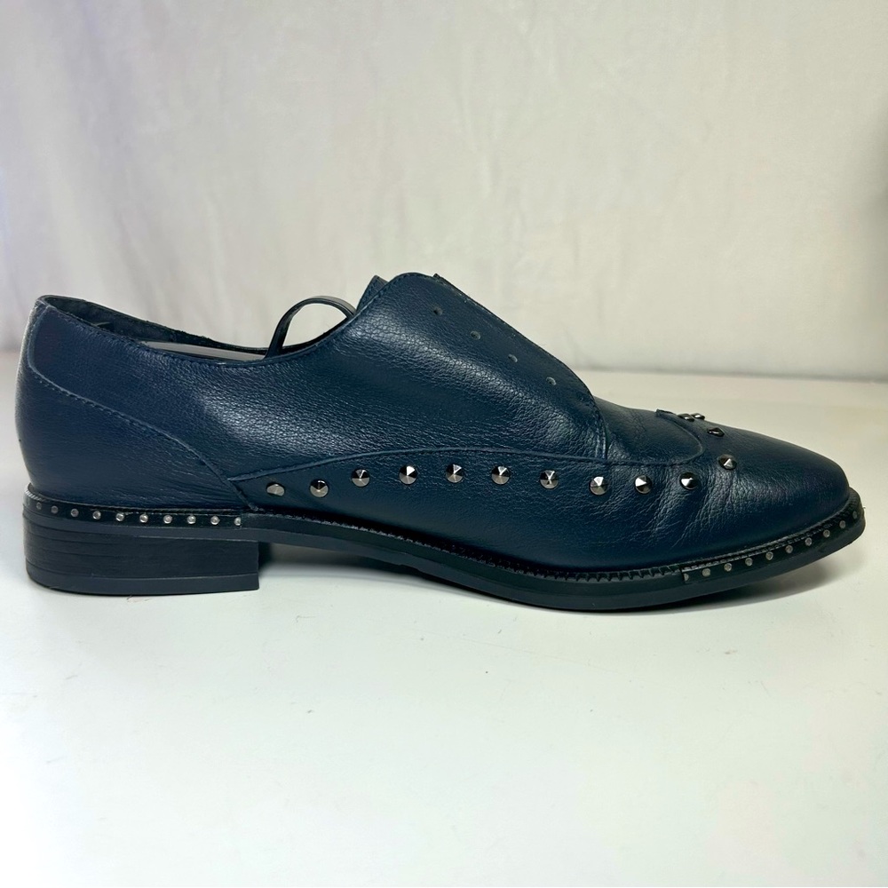 Mollini Women’s Navy Blue Leather Wingtip Derby Studded Slip On Shoes Size 9/9.5